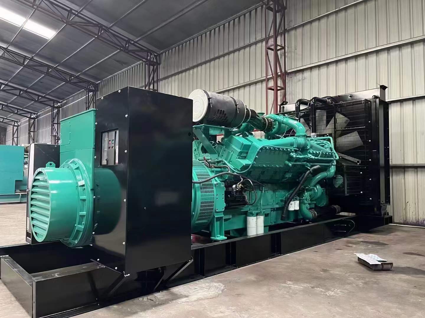 东湖如何降低 800kW 柴油发电机输出电流的波动？
