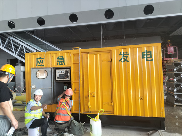 东湖怎样判断空气滤清器是否需要更换？